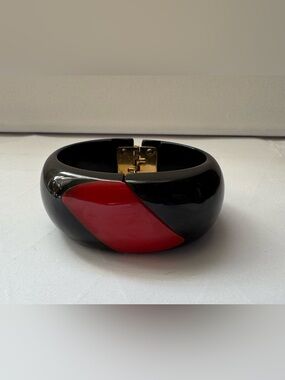 Vintage Bakelite Black and Red Clamper Bracelet